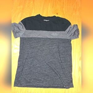 Hurley Mens L Black and Gray Short Sleeve Tee